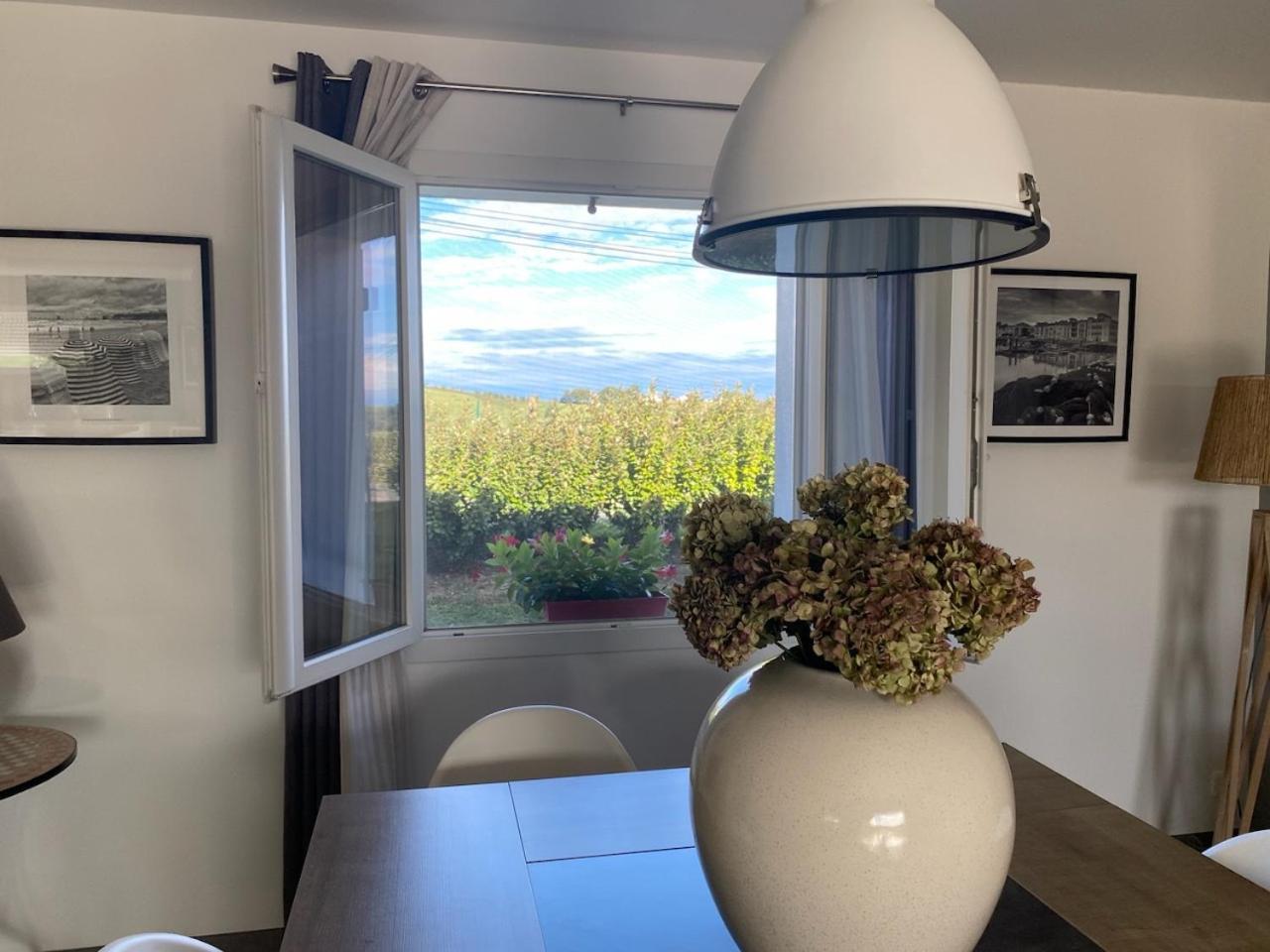 Hotel Ama Lur Hasparren Esterno foto